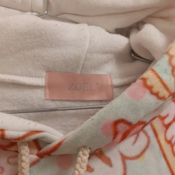 Cute Patterned Hoodie - Picture 3 of 3